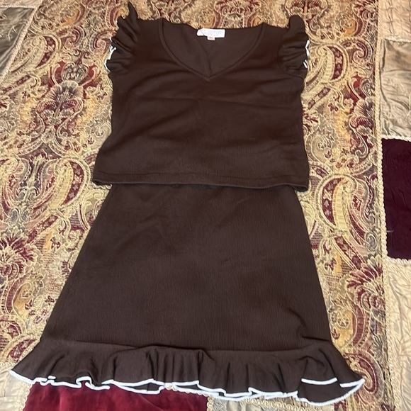 St John Chocolate brown Santana ruffle knit skirt set - Picture 8 of 8